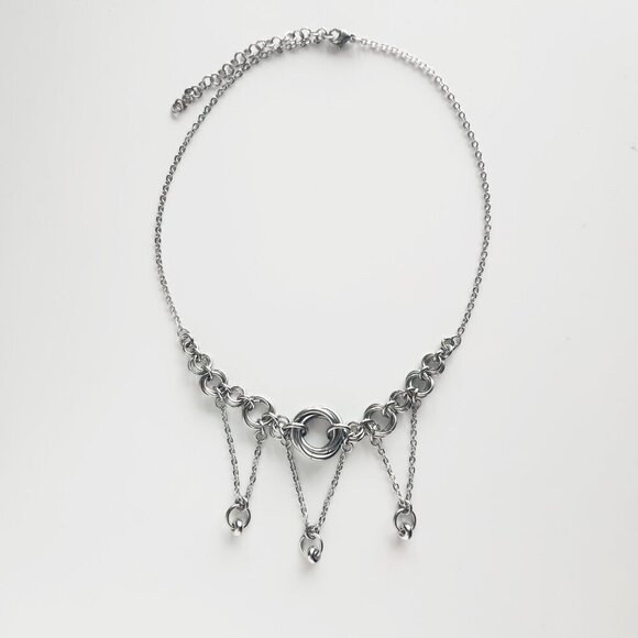 Vintage gothic chandelier choker necklace with a small silver chain - Picture 6 of 9